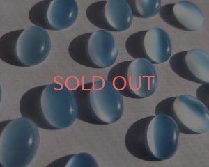 画像2: ヴィンテージ/チェコ/ガラスカボション/ライトブルームーン/約14×10mm(1個)