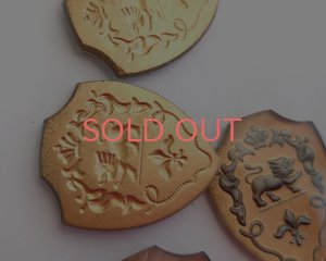 画像2: ヴィンテージ/ヨーロッパ/ガラスカボション/エンブレム/ゴールド×シルバー(1個)