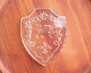 画像1: ヴィンテージ/ヨーロッパ/ガラスカボション/エンブレム/クリア(1個)