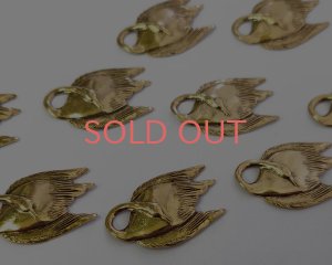 画像2: ブラススタンピング/USA/墨入りゴールド/白鳥(1個)