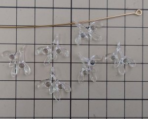 画像3: ヴィンテージ/ドイツ/プラスチック/葉と実/約18mm/クリア(1個)