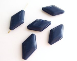 画像1: ヴィンテージ/ドイツ/プラスチック/ラージフラットダイヤモンド/ネイビー（1個）
