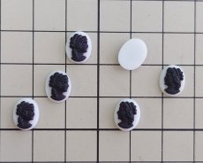 画像2: ns363/ヴィンテージ/ドイツ/ガラスカメオ/ホワイト×ブラック/約10×8mm (2)