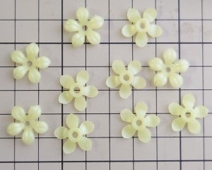 画像3: ヴィンテージ/ドイツ/プラスティック/フラワーF/レモンイエロー（4個）