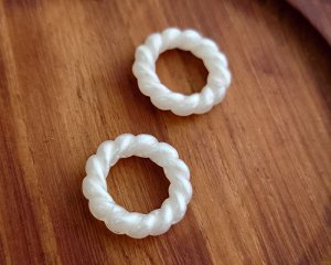 画像1: ヴィンテージ/日本/プラスチックツイストパールリング（1個）