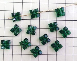 画像2: ヴィンテージ/ドイツ/プラスチック/グリーンカットスクエアフラワー(1個)　33円