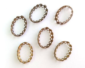 画像1: ヴィンテージ/18×13mm用/ブラスセッティング/レース(1個)