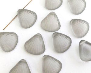 画像1: ヴィンテージ/ドイツ/プラスチック/シェルペンダント/フロストグレー(1個)