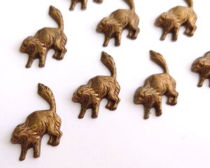 画像1: ヴィンテージ/ブラススタンピング/猫？(1個)