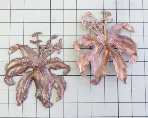 画像2: ヴィンテージ/ブラススタンピング/ユリの花(1個)