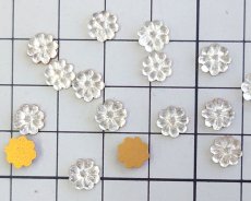 画像2: ヴィンテージ/チェコ/ガラス/ミニフラワー/約10mm(1個) (2)