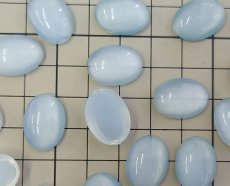 画像2: ヴィンテージ/チェコ/ガラスカボション/ライトブルームーン/約18×13mm(1個) (2)