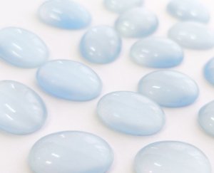 画像1: ヴィンテージ/チェコ/ガラスカボション/ライトブルームーン/約18×13mm(1個)
