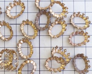 画像2: ヴィンテージ/16×11mm用/ブラスセッティング/クラウン(1個)