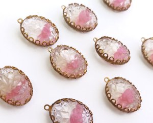 画像1: セット済/ヴィンテージガラス/ホワイトピンクロックガラス(1個)