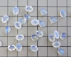 画像2: ヴィンテージ/チェコ/ガラス/オーバル/ホワイトオパール/約8×6mm(1個) (2)