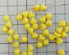 画像2: ヴィンテージ/日本/プラスチック/ミニフラワーパーツ/イエロー（4個） (2)