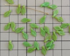画像2: ヴィンテージ/日本/プラスチック/ミニはっぱパーツ（4個） (2)