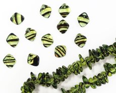 画像1: チェコガラスビーズ/ダイヤドロップ/イエローグリーン(ウラン)×ダークブラウン/約14mm(4個) (1)