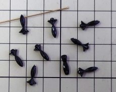 画像2: ヴィンテージ/ドイツ/プラスチック/ブラックフィッシュ/14×4mm(4個) (2)