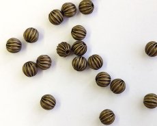 画像1: メタルビーズ/フルーテッドラウンド/金古美5mm（2個） (1)