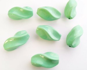 画像1: ヴィンテージ/ドイツ/プラスチック/ラージツイスト/アップルグリーン（1個）