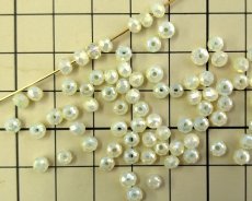 画像3: デッドストック/ガラスビーズ/ボタンカット/ミルキーオーロラ/約4mm(20個) (3)