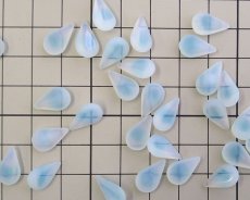 画像2: ヴィンテージ/ドイツ/ガラス/ドロップ/ホワイトオパール×アクア/13×8mm(1個) (2)