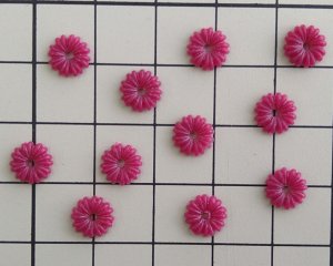 画像2: ヴィンテージ/ドイツ/プラスティック/フラワーb5/プラム　（4個）