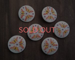 画像1: ヴィンテージ/チェコ/ガラスボタン/バタフライ/オレンジ×イエロー/約26mm(1個）