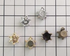 画像2: メタルチャーム/クラウン/本ロジウムメッキ/約10mm(1個) (2)