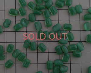 画像2: ヴィンテージ/ドイツ/ガラス/ダークグリーンムーン/オクタゴン/8×6mm（2個）