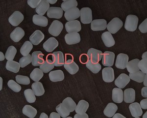 画像1: ヴィンテージ/ドイツ/ガラス/ホワイトムーン/オクタゴン/8×6mm（2個）