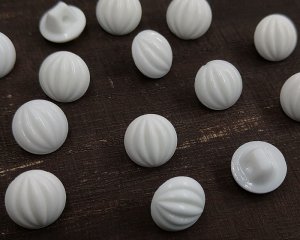 画像1: ヴィンテージ/日本/ガラスボタン/ホワイト/リブラウンド/約10mm（1個）