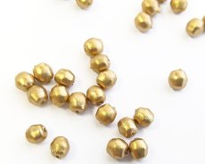 画像1: ヴィンテージ/ドイツ/プラスチック/ミニカットマットゴールド/約4mm（10個） (1)