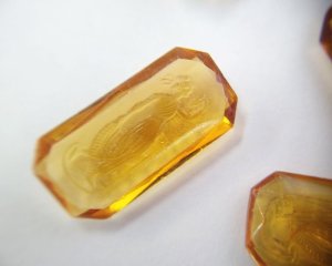 画像2: ns219/ヴィンテージ/ドイツ/ガラスストーンレリーフ/オクタゴン/トパーズ/約16×8mm(1個)