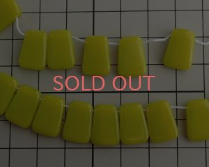 画像2: チェコガラスビーズ/トラペゾイド/シャルトリューズ（1個）