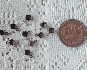 画像2: 4mmスクエア用/ブラスセッティング/クローズドバック/1リング/金古美(1個)