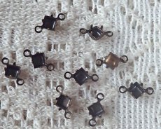画像1: 4mmスクエア用/ブラスセッティング/クローズドバック/2リング/金古美(1個) (1)