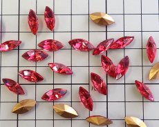 画像2: ヴィンテージ/チェコ/ローズ/ナベット/15×7mm(1個) (2)