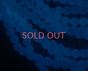 画像1: 中国/蓄光ガラスビーズ/ブルー発光（4個）/売り切りSALE 50%OFF