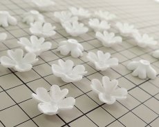 画像3: ヴィンテージ/ドイツ/プラスチックパーツ/ハナミズキ（1個） (3)