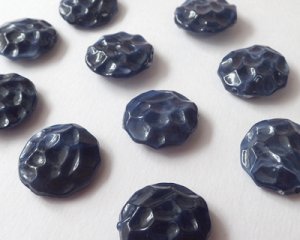 画像1: プラスチックビーズ/バンピーコイン/ネイビー/約23mm(5個)