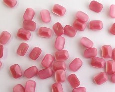 画像2: ヴィンテージ/ドイツ/ガラス/ピンクムーン/オクタゴン/8×6mm（2個） (2)