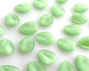 画像1: ヴィンテージ/ドイツ/ガラス/ドロップ/ライトグリーンムーン/18×13mm（1個）