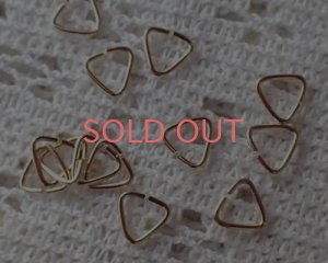 画像1: 三角カン/ライトゴールド/5mm（20個）