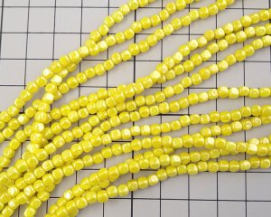 画像2: チェコガラスビーズ/ラスターオペークイエロー/キューブ/4mm(45個)