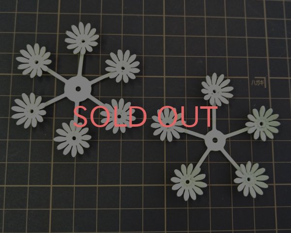 画像2: ヴィンテージ/メタル/ホワイトペイントフラワー(1個) (2)