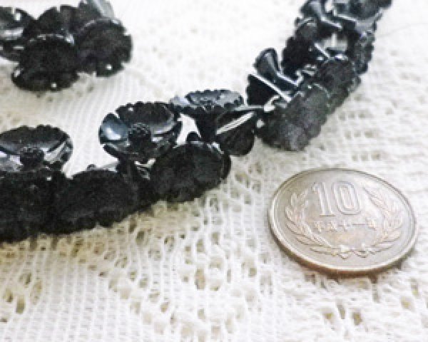 画像3: ヴィンテージ/ドイツ/プラスティック/ブラックフラワードロップ（2個） (3)