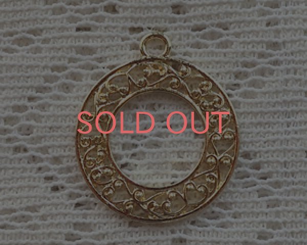 画像1: /メタルチャーム/ラウンド透かし/ライトゴールド(1個) (1)